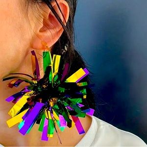 SNAZZY!!! Mardi Gras Green Purple Pierced Earrings-NWT Fireworks Carnivale-USA!!